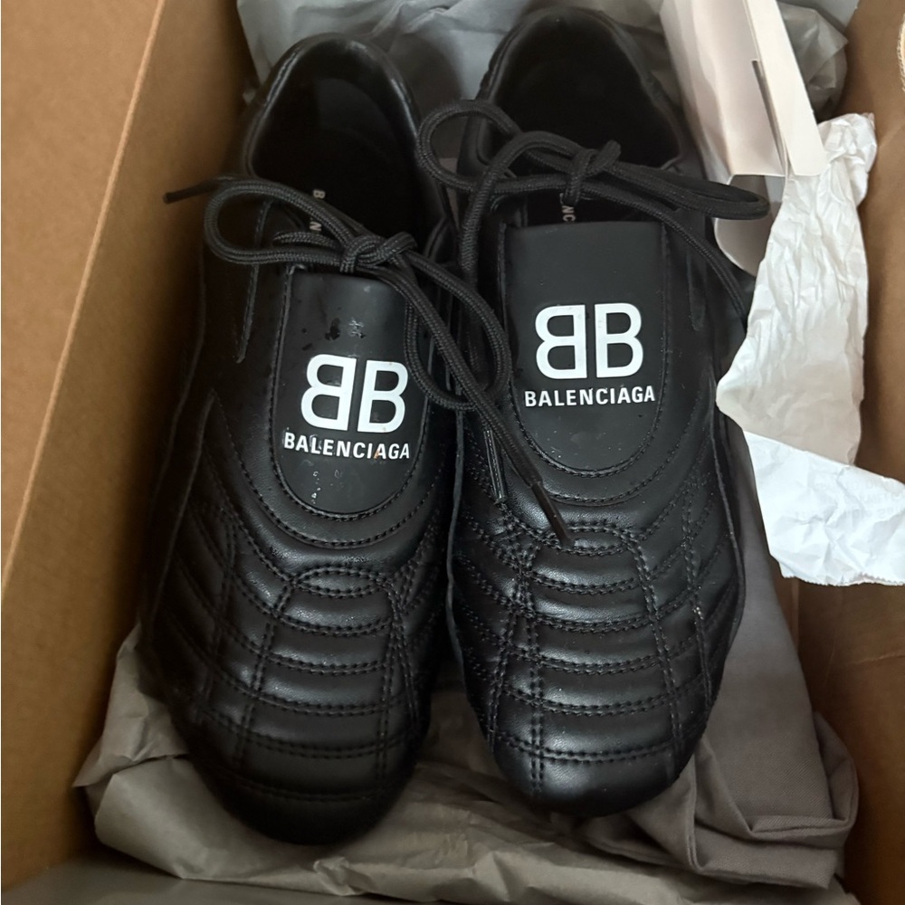 Balenciaga women’s Black Quilted Sneakers